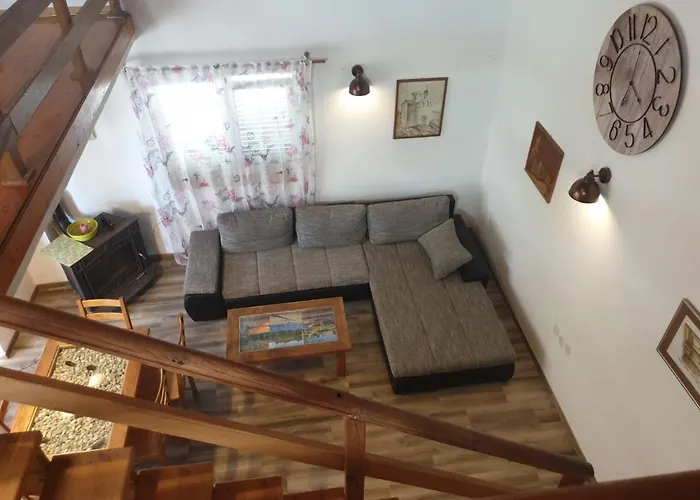 Borna Сasa de vacaciones Nin