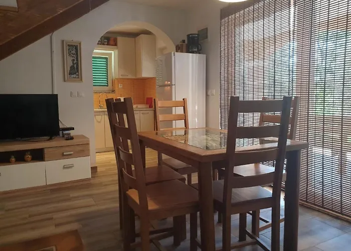 Borna Сasa de vacaciones Nin